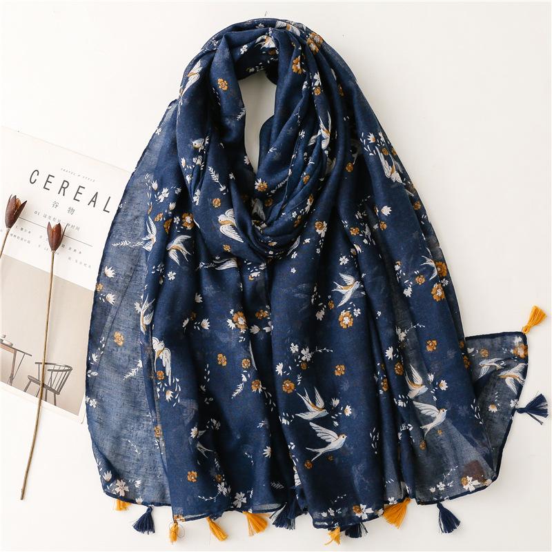 Scarves VISROVER 2022 Summer Viscose Beach Scarf Woman Blue Flower Printing Fashion Wraps Shawl With Tassel Party Gift Drop
Scarves VISROVER 2022 Summer Viscose Beach Scarf Woman Blue Flower Printing Fashion Wraps Shawl With Tassel Party Gift Drop