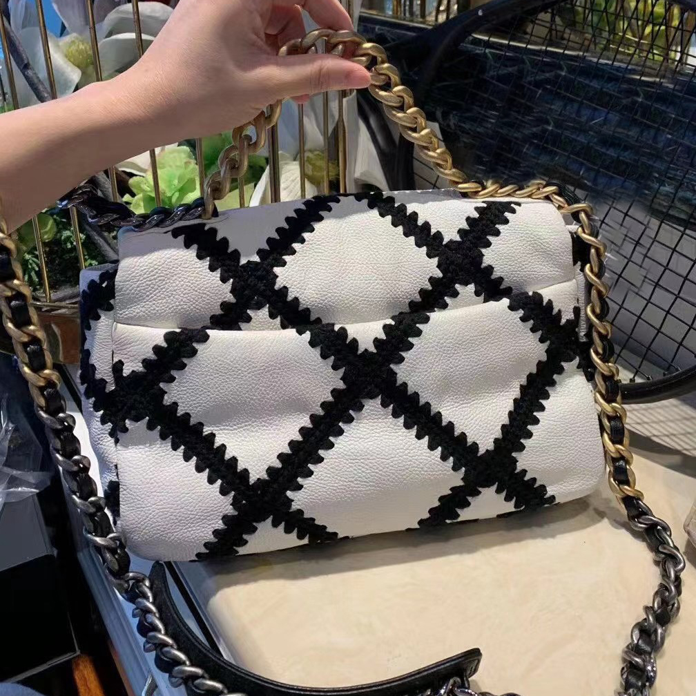 2021 Early Spring 19 Series Leather Womens Bag Wool Crocheted Checkered Shoulder Bag Luxurys Designers Bags Handbag Free Shipping
2021 Early Spring 19 Series Leather Womens Bag Wool Crocheted Checkered Shoulder Bag Luxurys Designers Bags Handbag Free Shipping