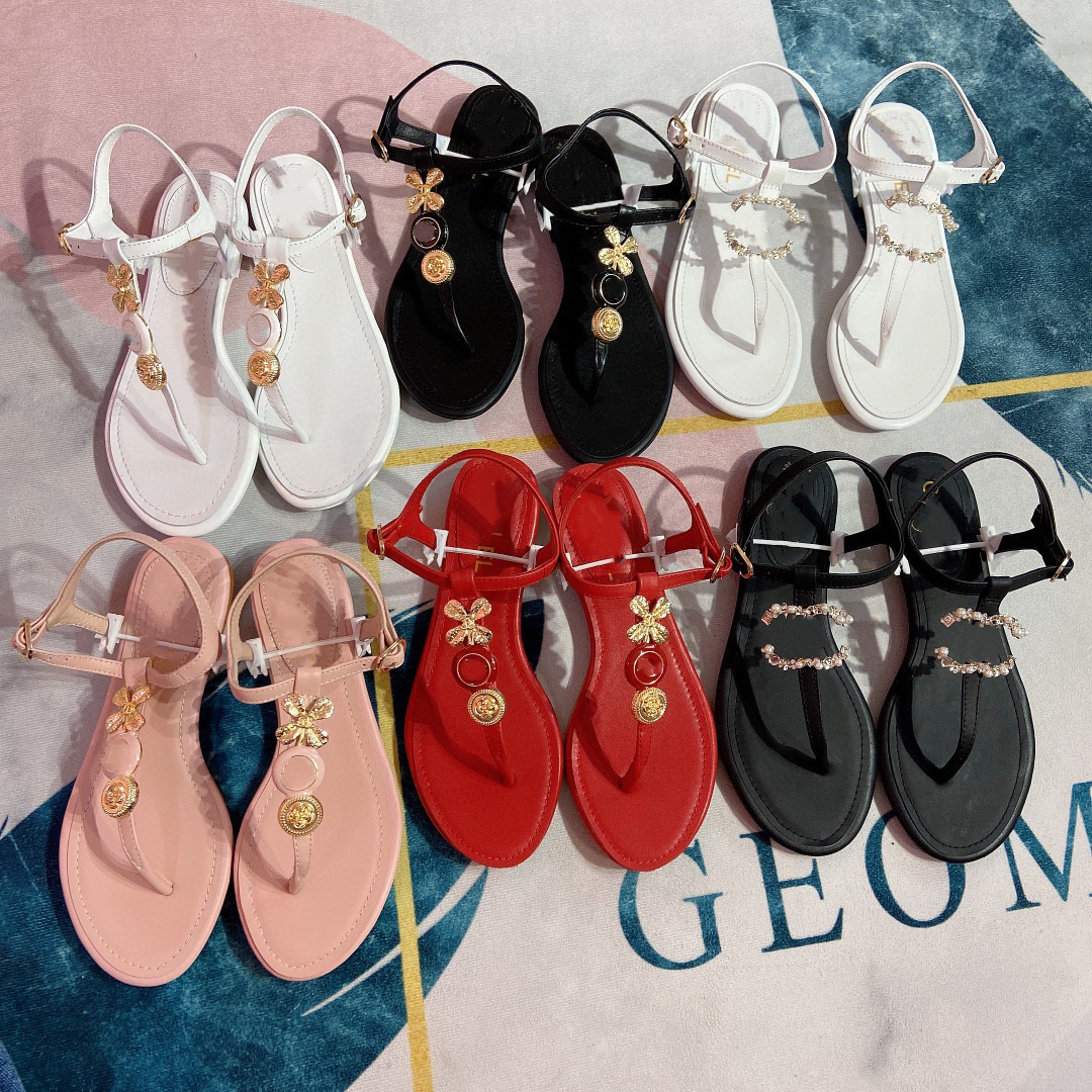 2021 Woman Slipper Summer Rivets big bowknot Flip Flops Beach Sandalias Femininas Flat Jelly Designer Sandals, Black
2021 Woman Slipper Summer Rivets big bowknot Flip Flops Beach Sandalias Femininas Flat Jelly Designer Sandals, Black