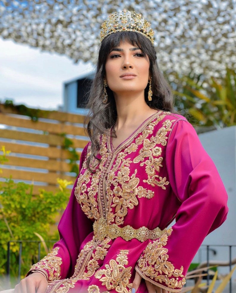 Elegant Fuchsia And Champagne Moroccan Kaftan Evening Dresses Gold Lace Appliques Beaded Long Sleeve Caftan Arabic Dubai Women Formal Wear Special Occ