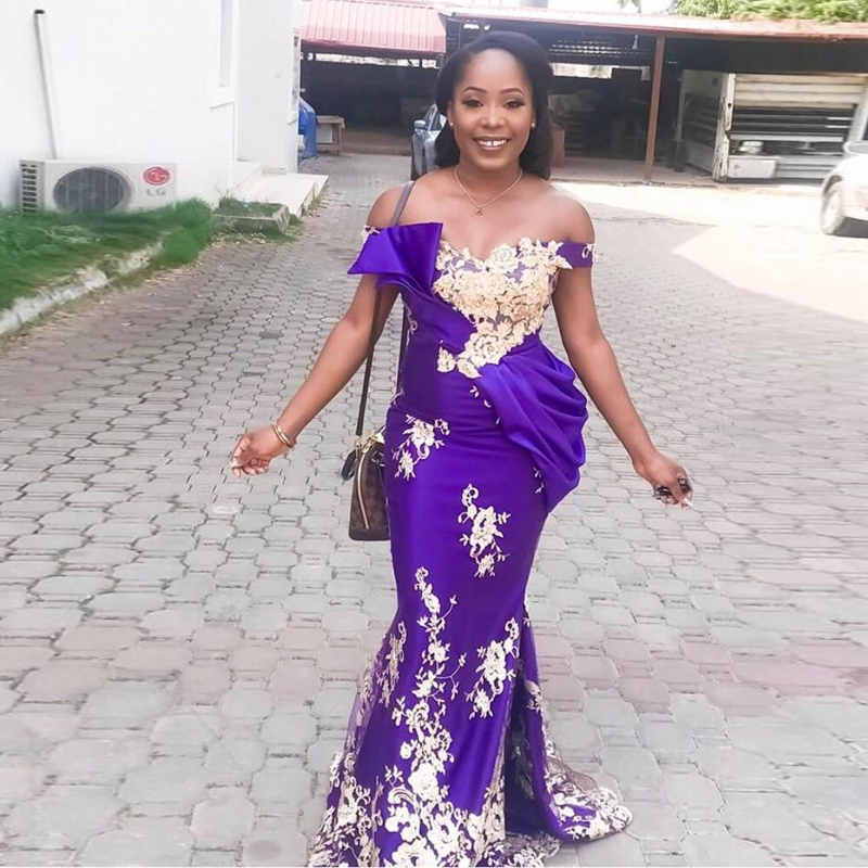 Elegant African Royal Blue Mermaid Prom Dresses Appliques Golden Lace Off Shoulder Long Formal Evening Gowns Ruched Peplum Sexy Party Dress