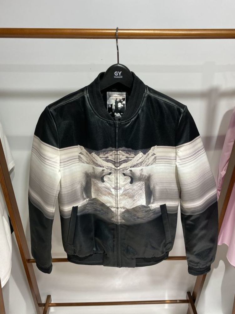 Autumn And Winter New Men's Fashion Casual Slim Fit Stand Collar Color Matching Baseball Cotton Padded Jacket Men, Black;brown
Autumn And Winter New Men's Fashion Casual Slim Fit Stand Collar Color Matching Baseball Cotton Padded Jacket Men, Black;brown
