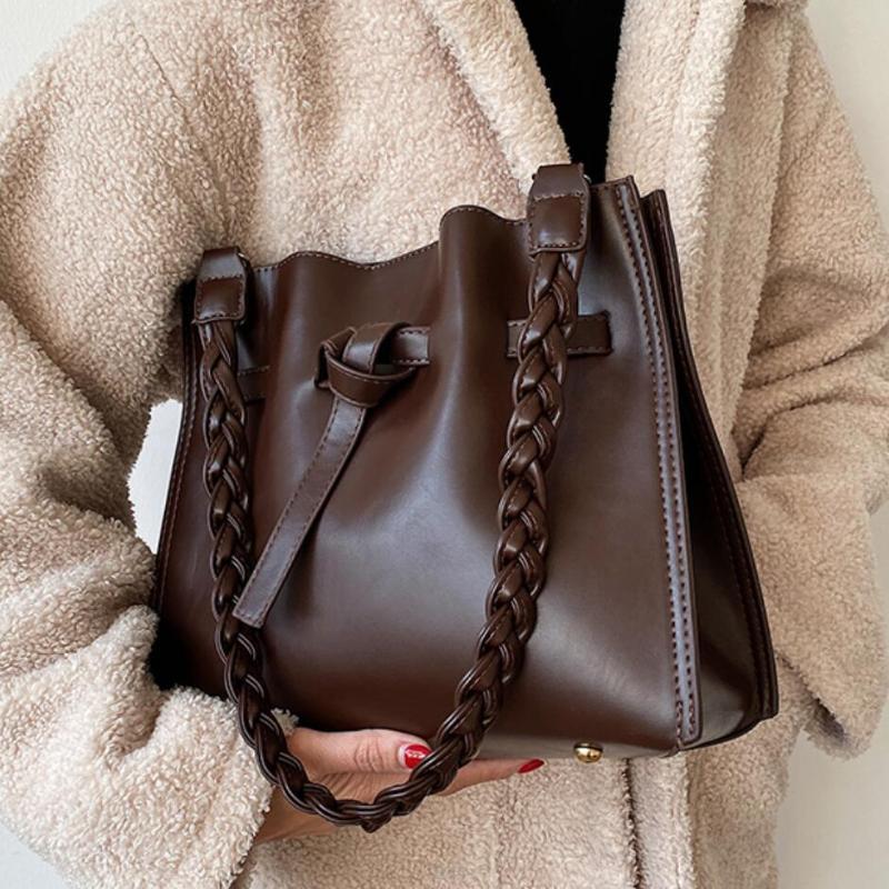 Weave Shoulder strap Armpit bag 2021 New High quality PU Leather Women's Designer Handbag High capacity Shoulder Messenger Bag, Dark khaki
Weave Shoulder strap Armpit bag 2021 New High quality PU Leather Women's Designer Handbag High capacity Shoulder Messenger Bag, Dark khaki