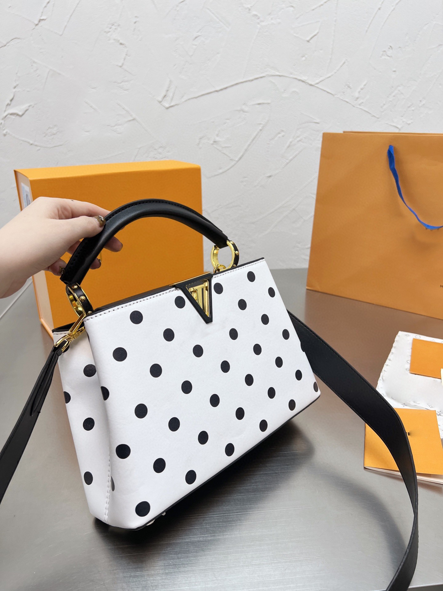 22 New Top quality brand luxury Designer Women Bags Leather Shoulder purse black Chain crossbody clutch pochette envelope bag wallet tops quality, Shipping pay
22 New Top quality brand luxury Designer Women Bags Leather Shoulder purse black Chain crossbody clutch pochette envelope bag wallet tops quality, Shipping pay