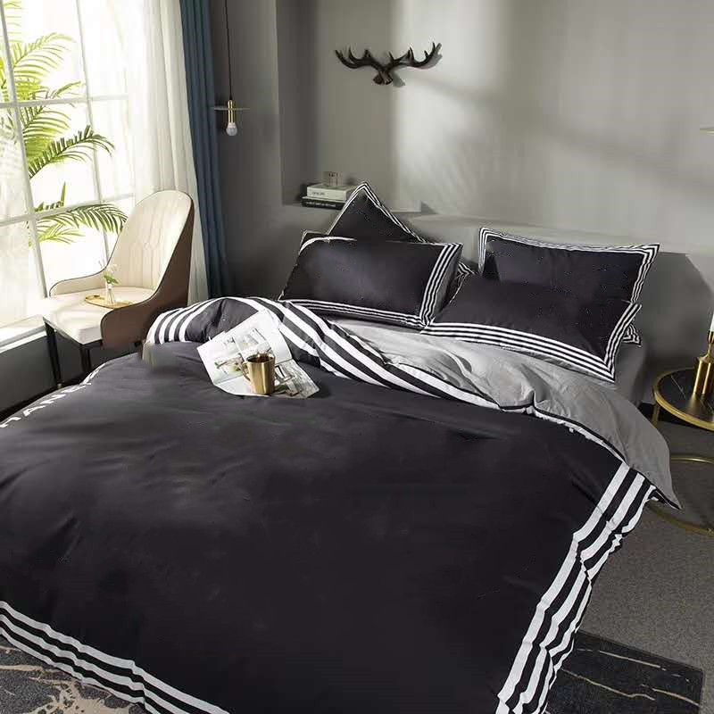 Designer 4 pcs Bedding Sets Cotton Size High Quality European Style Comfortable Quilted Cover Pillow Cases Bed Sheet Duvet Comforter Covers, Dustbag
Designer 4 pcs Bedding Sets Cotton Size High Quality European Style Comfortable Quilted Cover Pillow Cases Bed Sheet Duvet Comforter Covers, Dustbag