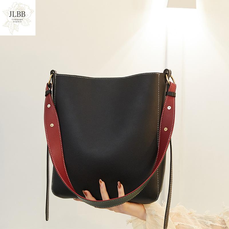 Casual Panelled Bucket Bag Designer Large Capacity Women Shoulder Bags Luxury Pu Leather Crossbody Bag Simple Composite Purses, Black
Casual Panelled Bucket Bag Designer Large Capacity Women Shoulder Bags Luxury Pu Leather Crossbody Bag Simple Composite Purses, Black