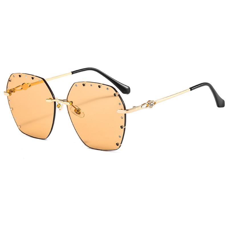 Sunglasses Personality Hollow Out Gradient Lens Women 2021 Fashion Metal Eyewear Leg Big Frame Rimless Sun Glassses Outdoor
Sunglasses Personality Hollow Out Gradient Lens Women 2021 Fashion Metal Eyewear Leg Big Frame Rimless Sun Glassses Outdoor