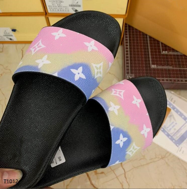 2021 Men Women Slide Sandals Designer Shoes Luxury Slide Summer Fashion Wide Flat Slippery With Thick Sandals Slipper Flip Flops size 35-46q, Black
2021 Men Women Slide Sandals Designer Shoes Luxury Slide Summer Fashion Wide Flat Slippery With Thick Sandals Slipper Flip Flops size 35-46q, Black
