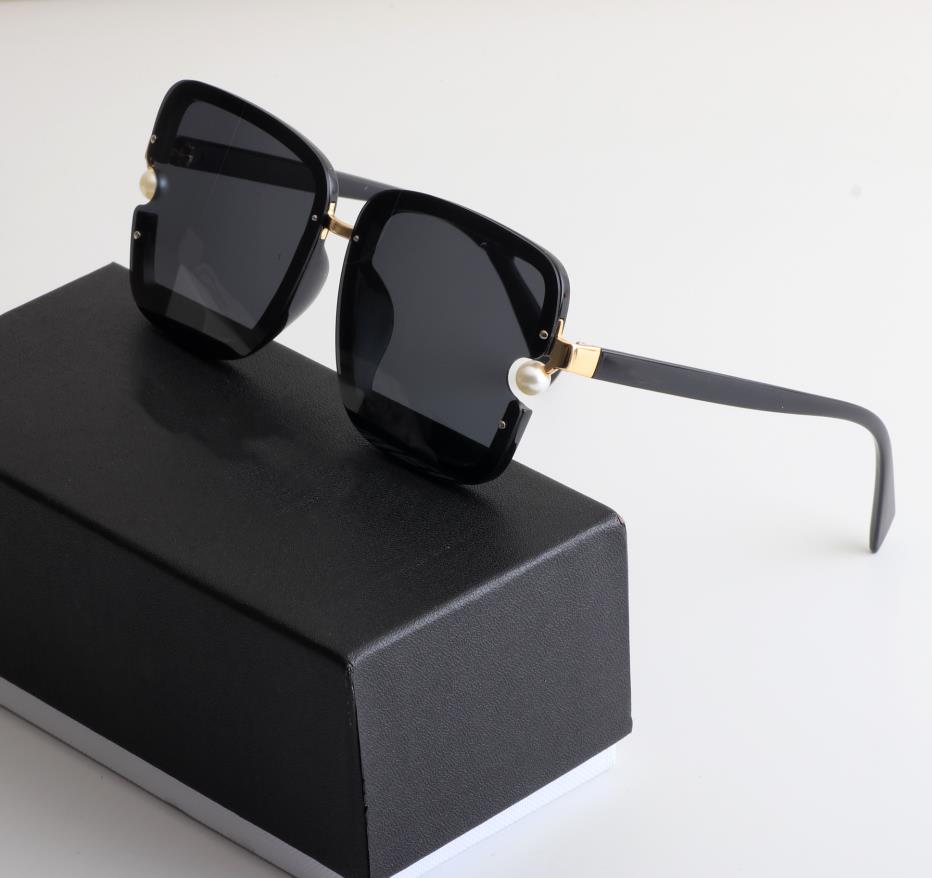 21SS Polaroid Sunglasses Women Outdoor Sports Outings High Quality jewelry pearl womens Men's Glasses more Color Selection with Box and All Accessories
21SS Polaroid Sunglasses Women Outdoor Sports Outings High Quality jewelry pearl womens Men's Glasses more Color Selection with Box and All Accessories