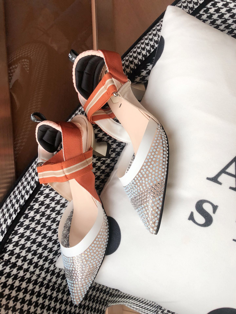 2021 Good Quality Fashion Women Luxurys Designers Shoes Designer Sandals Womens Luxury High Heels Sandal Dress Shoess With Box Size 35-41 -G323, White
2021 Good Quality Fashion Women Luxurys Designers Shoes Designer Sandals Womens Luxury High Heels Sandal Dress Shoess With Box Size 35-41 -G323, White