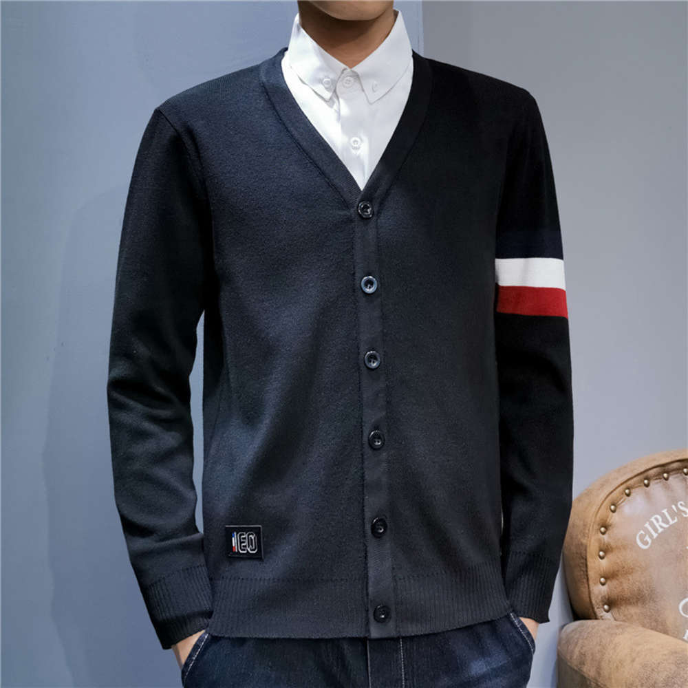 knitted cardigan autumn and winter new leisure long sleeve coat warm slim sweater Men's, White;black
knitted cardigan autumn and winter new leisure long sleeve coat warm slim sweater Men's, White;black