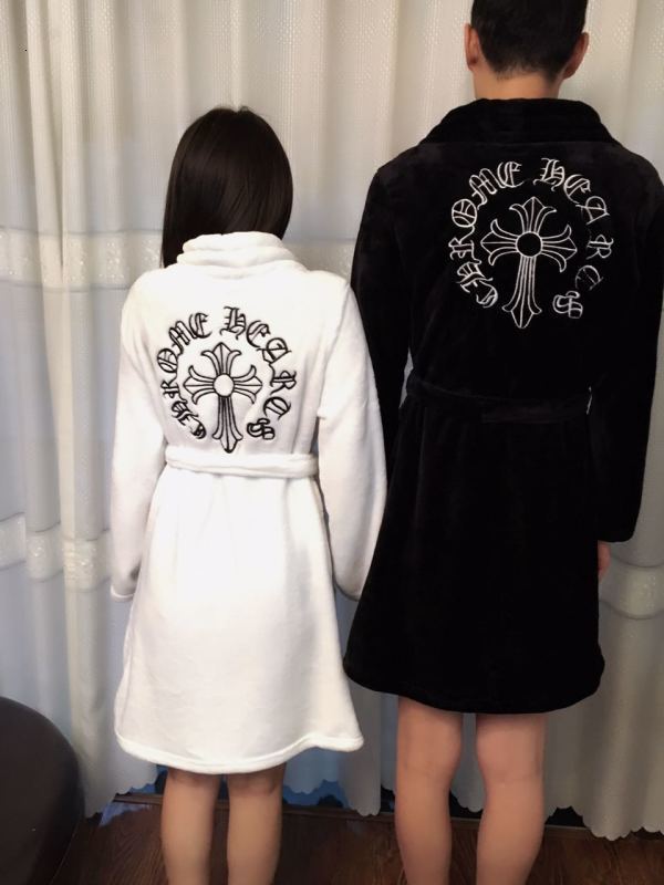 Autumn Winter New Flannel Couple Crosin Cross Embroidery Thickened Robe Bathrobe Men's and Women's Home Wear Pajamas, Black 
Autumn Winter New Flannel Couple Crosin Cross Embroidery Thickened Robe Bathrobe Men's and Women's Home Wear Pajamas, Black