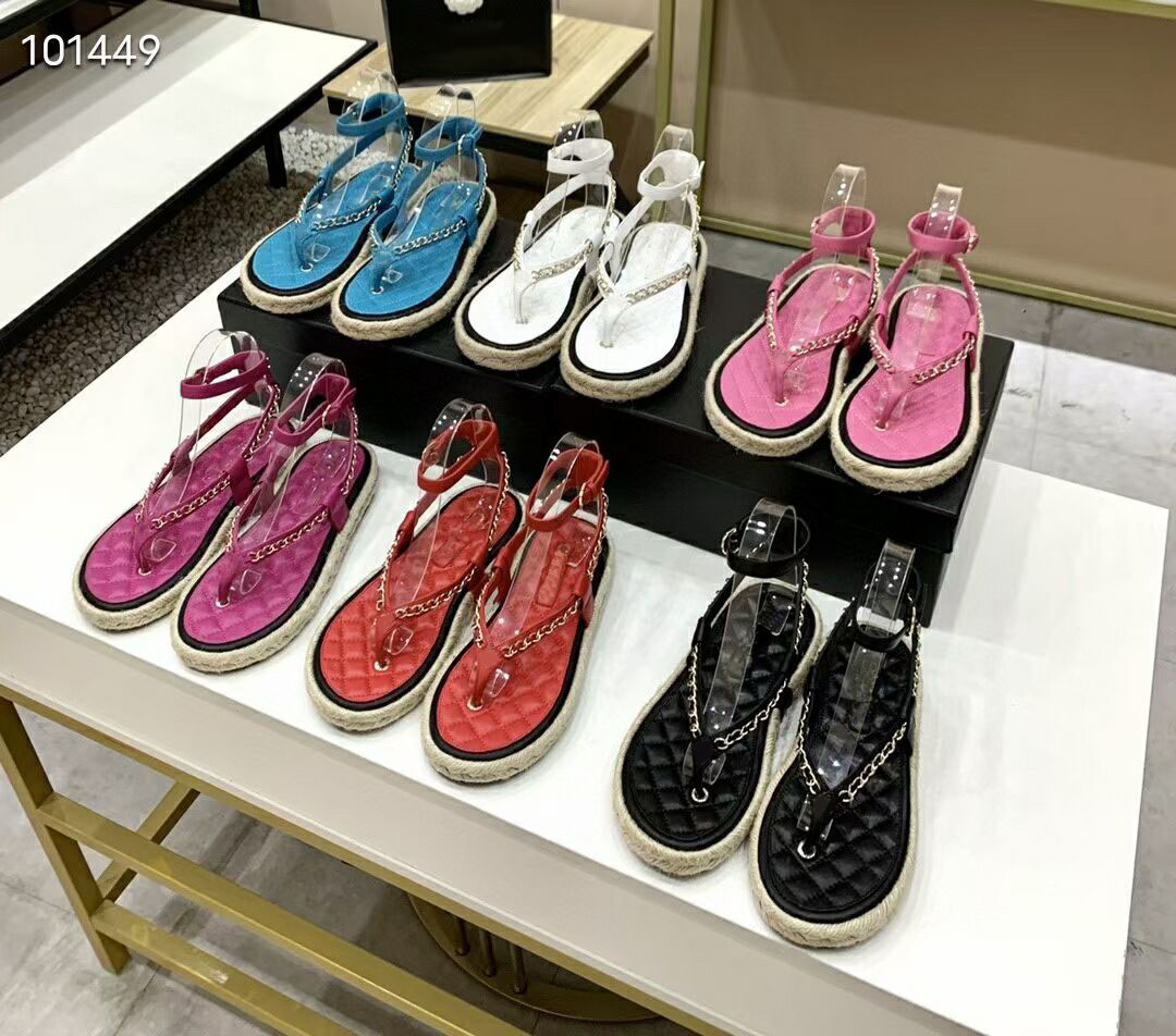 2021 European Classic Designer Clothing sandal Straw sole style Slippers, Metal Decorative Leather, Soft Leather, chain sandal, More Color, Black
2021 European Classic Designer Clothing sandal Straw sole style Slippers, Metal Decorative Leather, Soft Leather, chain sandal, More Color, Black