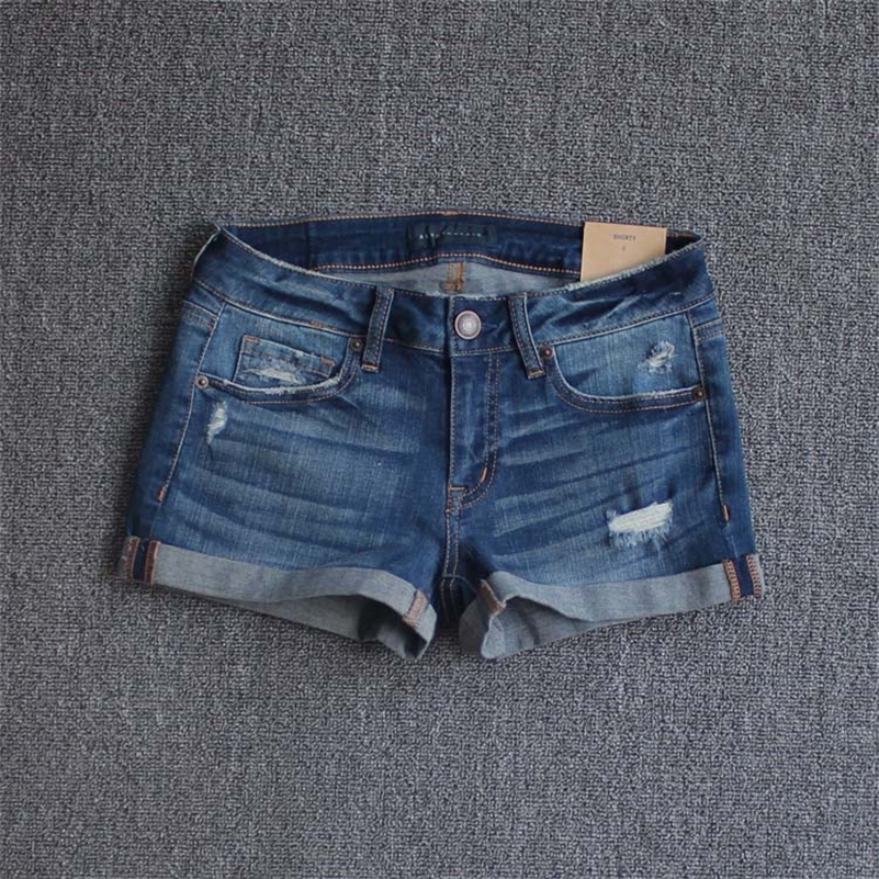 Plus size summer women water wash hem rolled-up comfortable casual jean bottom female breathable ripped denim shorts 210301, White;black
Plus size summer women water wash hem rolled-up comfortable casual jean bottom female breathable ripped denim shorts 210301, White;black