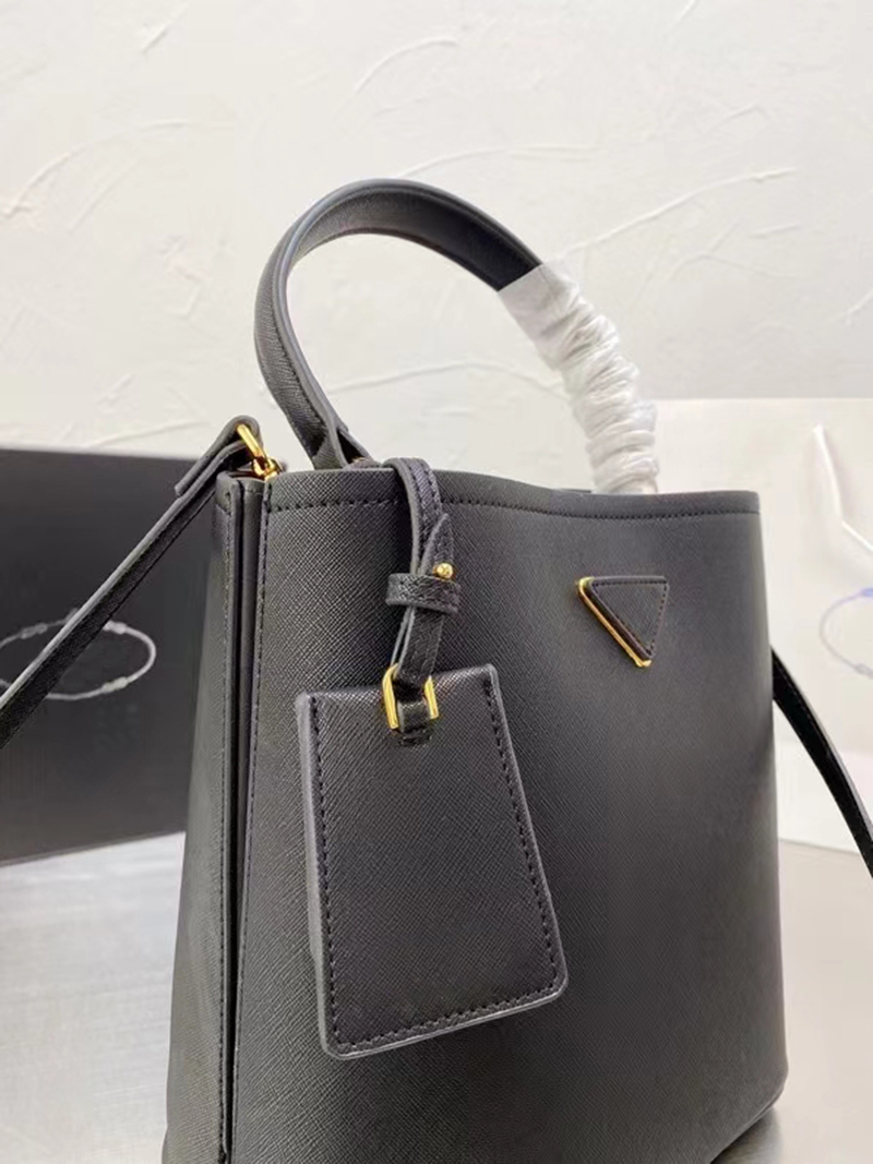 Messenger bag single room portable double compartment big brand fan full trend high quality sealed gift box packaging unisex bucket, Make up the difference
Messenger bag single room portable double compartment big brand fan full trend high quality sealed gift box packaging unisex bucket, Make up the difference