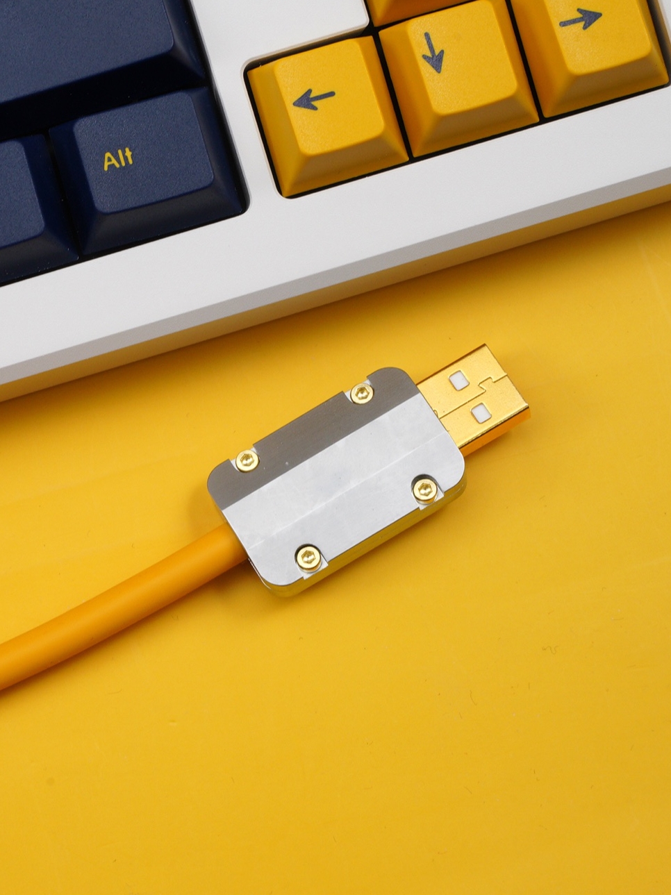 Geekcable Handmade Customized Mechanical Keyboard Cable Super Elastic Series Spiral Rubber Keyboard Cable Electrophoresis Yellow