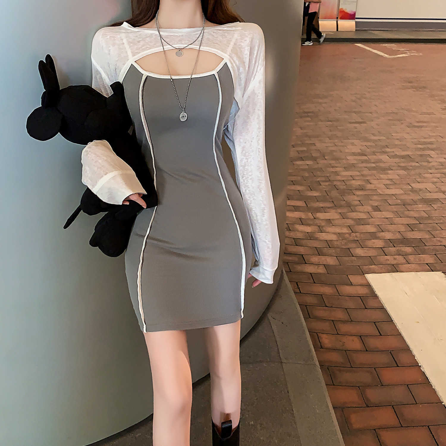 sexy color matching sling bag hip dress + long sleeve T-shirt two-piece set Office Lady O-Neck Knee-Length 210603, Clear
sexy color matching sling bag hip dress + long sleeve T-shirt two-piece set Office Lady O-Neck Knee-Length 210603, Clear
