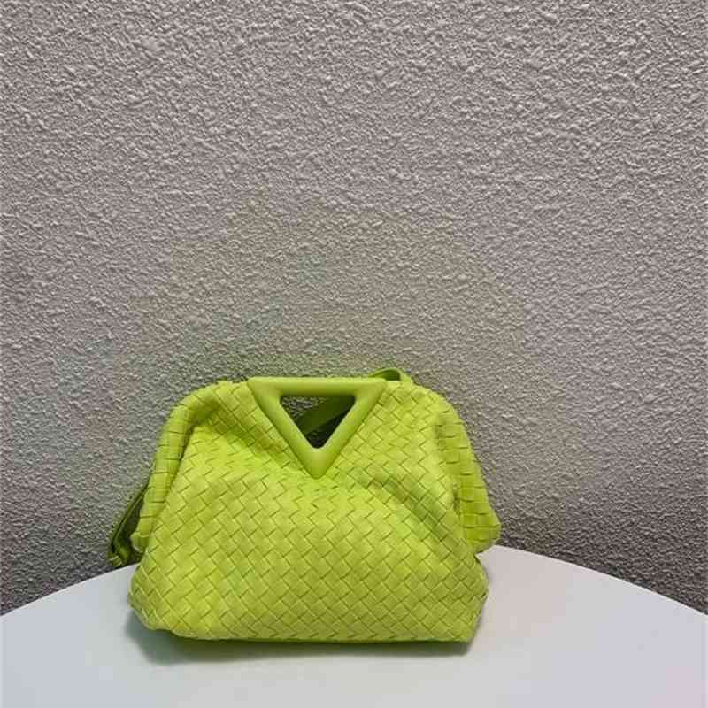 Factory 2021 weaving cloud leather women's inverted triangle bag hand carrying one Messenger Bag Luxuryss designerss bag yw, Red
Factory 2021 weaving cloud leather women's inverted triangle bag hand carrying one Messenger Bag Luxuryss designerss bag yw, Red