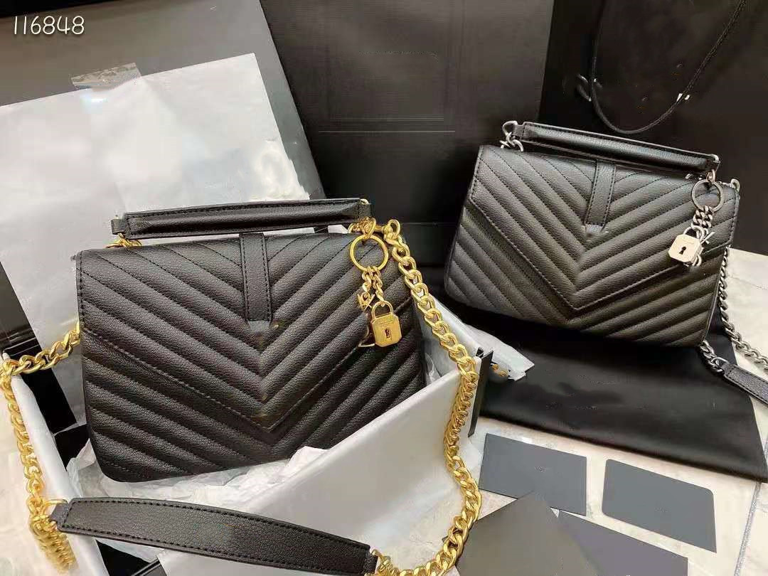 Classic designer women's single shoulder chain cowhide postman bag gift box packaging superior quality, White silver hardware
Classic designer women's single shoulder chain cowhide postman bag gift box packaging superior quality, White silver hardware