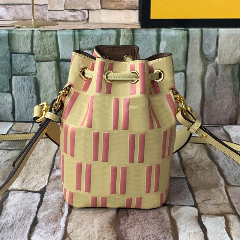 Women Bucket Bag Small Crossbody Bags Letter F Drawstring Two Detachable Straps Handbags Purses Tote Shoulder Bags Top Quality d3GB#
Women Bucket Bag Small Crossbody Bags Letter F Drawstring Two Detachable Straps Handbags Purses Tote Shoulder Bags Top Quality d3GB#