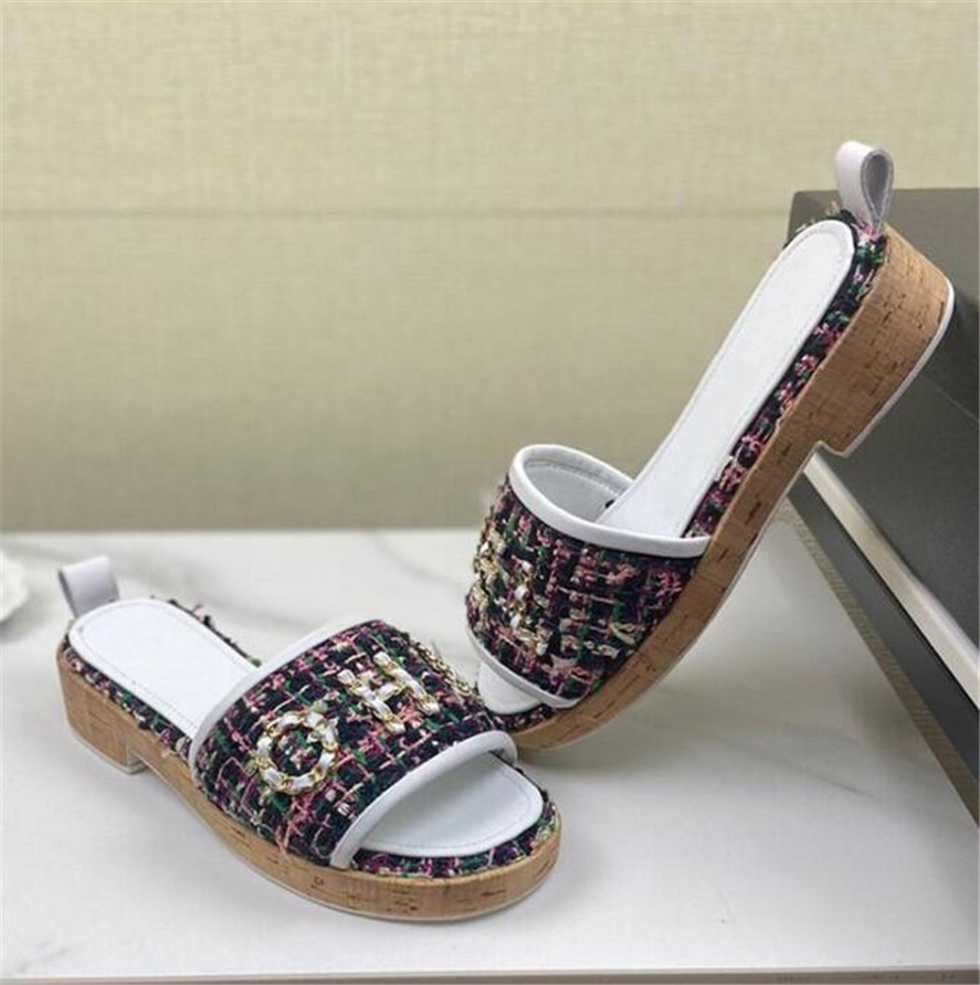 N-Q 2021 Classic Women Platform Slippers Sandals Slides Embroidered Cotton Summer Party Beach Slipper Thick bottom slippers Designer Shoes
N-Q 2021 Classic Women Platform Slippers Sandals Slides Embroidered Cotton Summer Party Beach Slipper Thick bottom slippers Designer Shoes