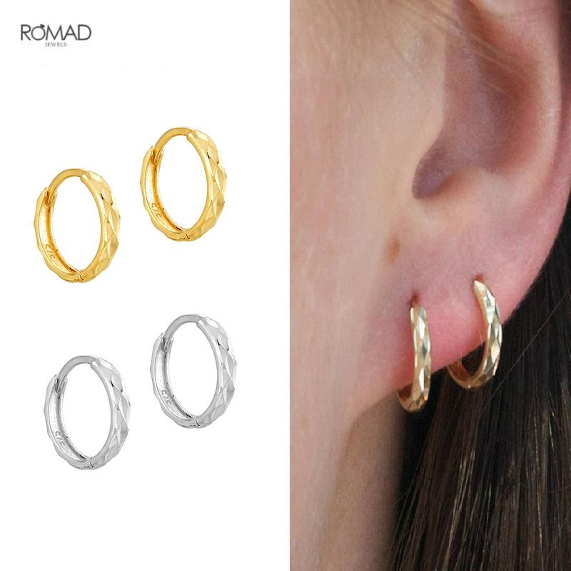 Hoop & Huggie ROMAD 925 Sterling Silver Geometric Earrings For Women INS Rhombus Cut Surface Round Pierced Earings Fine Jewelry Kolczyki
Hoop & Huggie ROMAD 925 Sterling Silver Geometric Earrings For Women INS Rhombus Cut Surface Round Pierced Earings Fine Jewelry Kolczyki