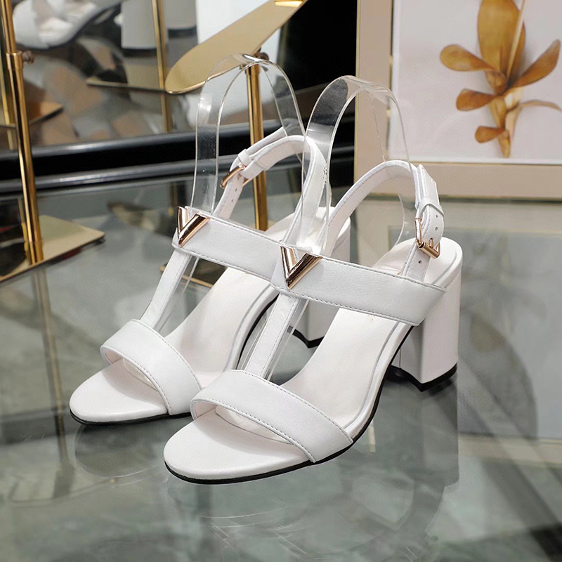 Classic Women High heeled sandals party fashion 100% leather Dance shoe designer sexy heels Letter Lady Metal Belt buckle Thick Heel Woman shoes Large size 35-41, Sock
Classic Women High heeled sandals party fashion 100% leather Dance shoe designer sexy heels Letter Lady Metal Belt buckle Thick Heel Woman shoes Large size 35-41, Sock