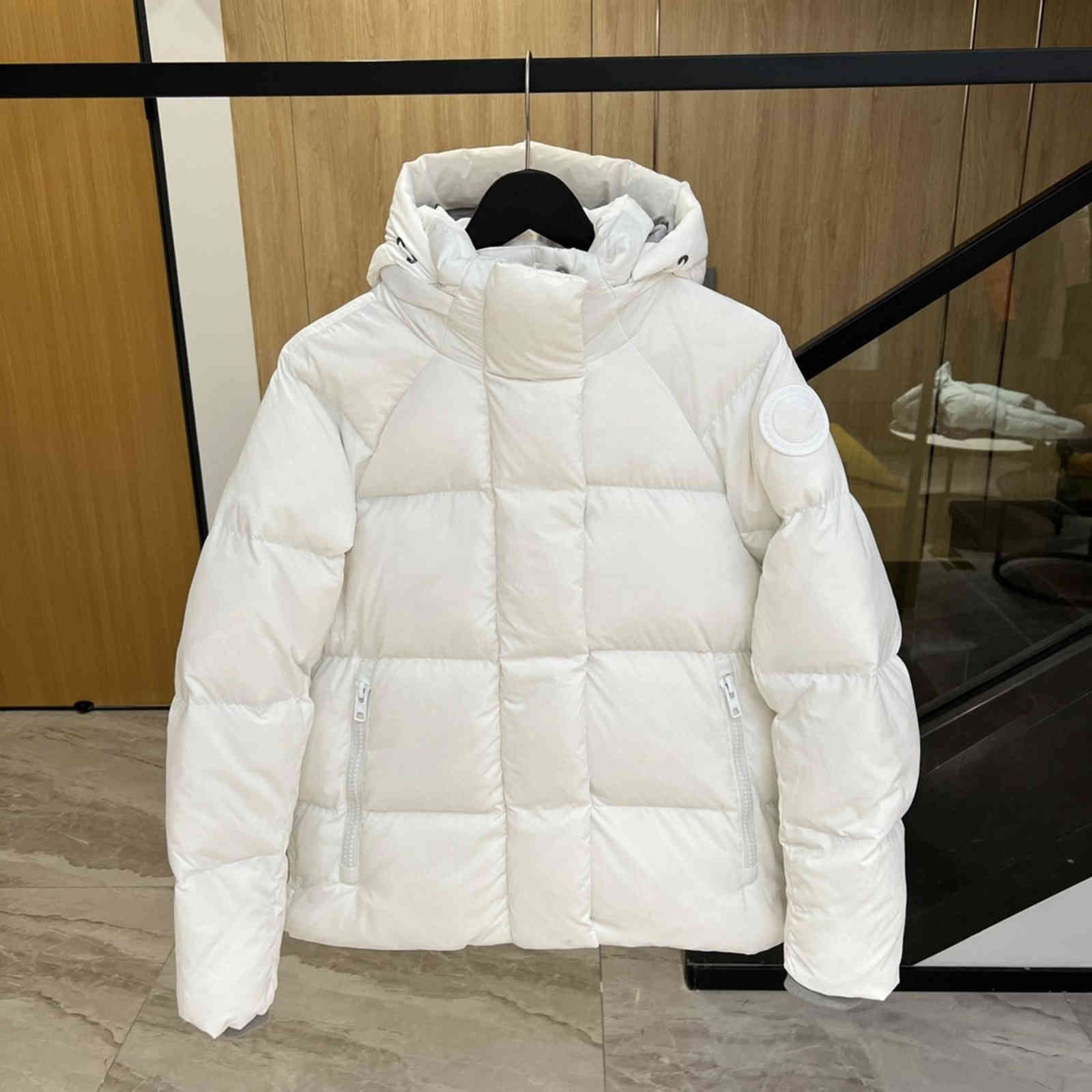 Goose Canada super light down jacket pastels series short white label women's coat warm, Purple
Goose Canada super light down jacket pastels series short white label women's coat warm, Purple