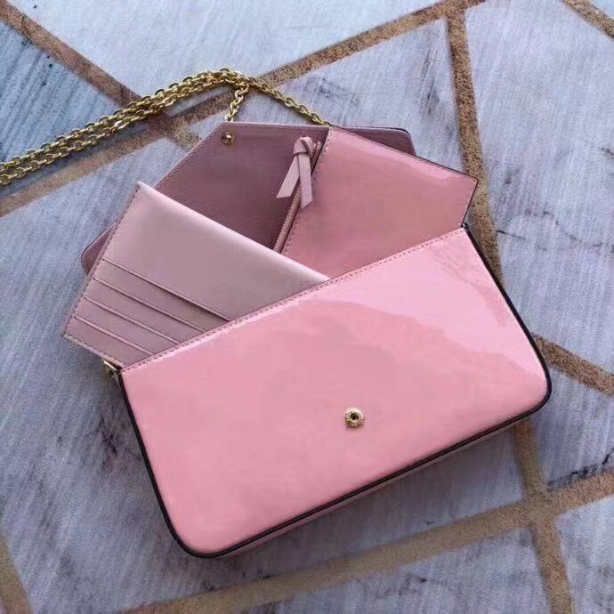 Glossy Embossed Vernis Patent Envelope Calf Leather Shoulder Bag Removable Pockets Chain Adaptable Pouch With Gift Box M64358, Gift bag not sold seperate(no pay)
Glossy Embossed Vernis Patent Envelope Calf Leather Shoulder Bag Removable Pockets Chain Adaptable Pouch With Gift Box M64358, Gift bag not sold seperate(no pay)