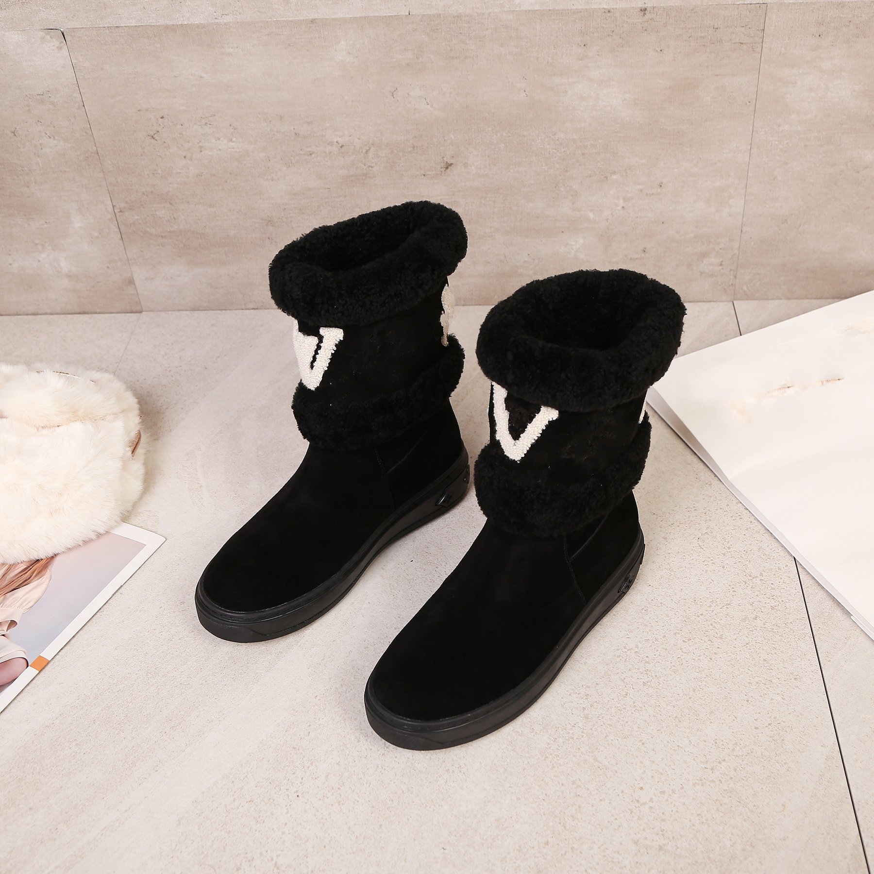 Women Snow boots fashion soft leather flat girls casual winter Ankle Knee brown Shoes, Black
Women Snow boots fashion soft leather flat girls casual winter Ankle Knee brown Shoes, Black