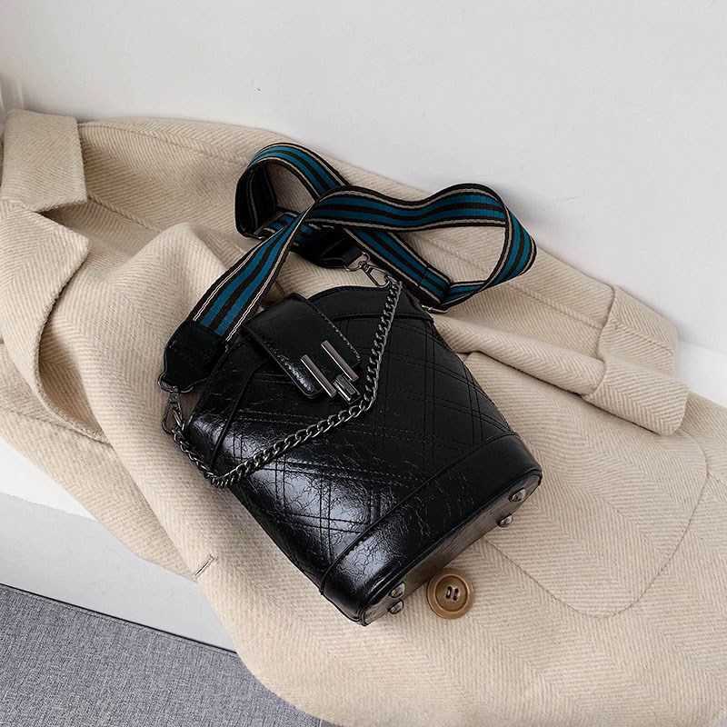 Net red high-grade texture women's bag 2021 new bucket foreign style French minority messenger versatile fashion, Wine
Net red high-grade texture women's bag 2021 new bucket foreign style French minority messenger versatile fashion, Wine