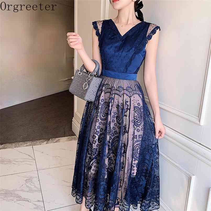 Retro Elegant Ladies Long Lace Dress Female Summer V-neck Sleeveless Embroidery Patchwork Tank Women Clothing 210602, Navy blue
Retro Elegant Ladies Long Lace Dress Female Summer V-neck Sleeveless Embroidery Patchwork Tank Women Clothing 210602, Navy blue