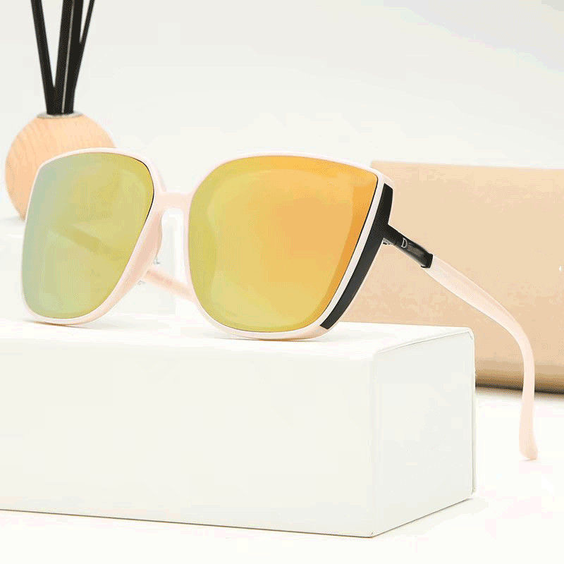 Fashion brand cycling sunglasses for men and women suitable classic outdoor beach sports other occasions full of personality eye-catching gi, White;black 
Fashion brand cycling sunglasses for men and women suitable classic outdoor beach sports other occasions full of personality eye-catching gi, White;black
