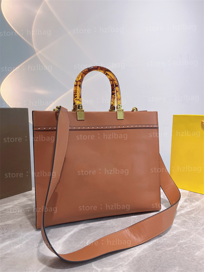 Sunshine Shopper bag honey-colored leather designer handbags ROMA lettering two handles Luxurys designers Bags, Color 01
Sunshine Shopper bag honey-colored leather designer handbags ROMA lettering two handles Luxurys designers Bags, Color 01