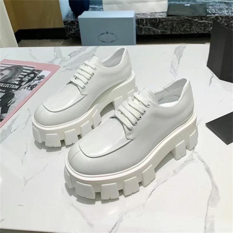 Designer Monolith Shiny Leather Shoe Round Toe Loafers Women Shallow Boots Womens Platform Shoes Lady Marten Chunky Boot Ladies Booties With Box
Designer Monolith Shiny Leather Shoe Round Toe Loafers Women Shallow Boots Womens Platform Shoes Lady Marten Chunky Boot Ladies Booties With Box