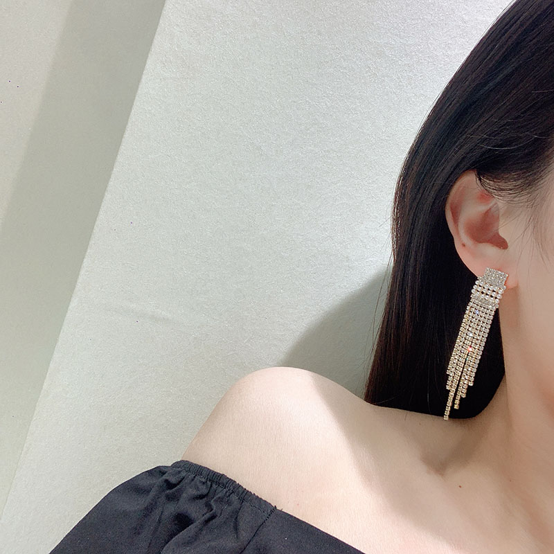 2021 Luxury Bling Crystal Long Tassel Dangle Earrings Party Wedding Earrings Accessary
2021 Luxury Bling Crystal Long Tassel Dangle Earrings Party Wedding Earrings Accessary