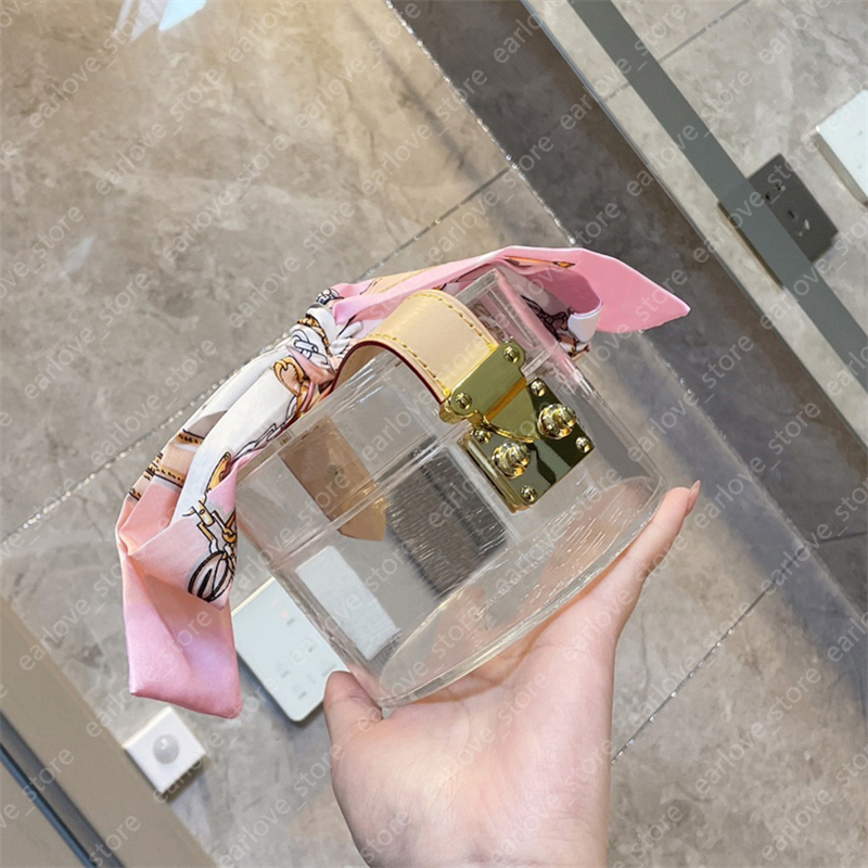 Fashion Cosmetic Bags Cases Womens Luxurys Designers Bag Women Make Up Case Transparent Handbag Scott Box High Quality Earlove_store, Extra logistics fee
Fashion Cosmetic Bags Cases Womens Luxurys Designers Bag Women Make Up Case Transparent Handbag Scott Box High Quality Earlove_store, Extra logistics fee