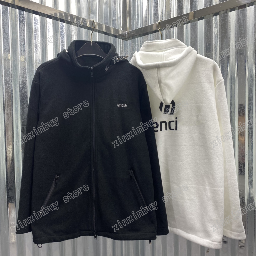 21ss Men Women Designers Jackets letter Embroidery Granular velvet Jacquard fabric cloth Man Fashion Streetwear luxurys Black white S-L
21ss Men Women Designers Jackets letter Embroidery Granular velvet Jacquard fabric cloth Man Fashion Streetwear luxurys Black white S-L