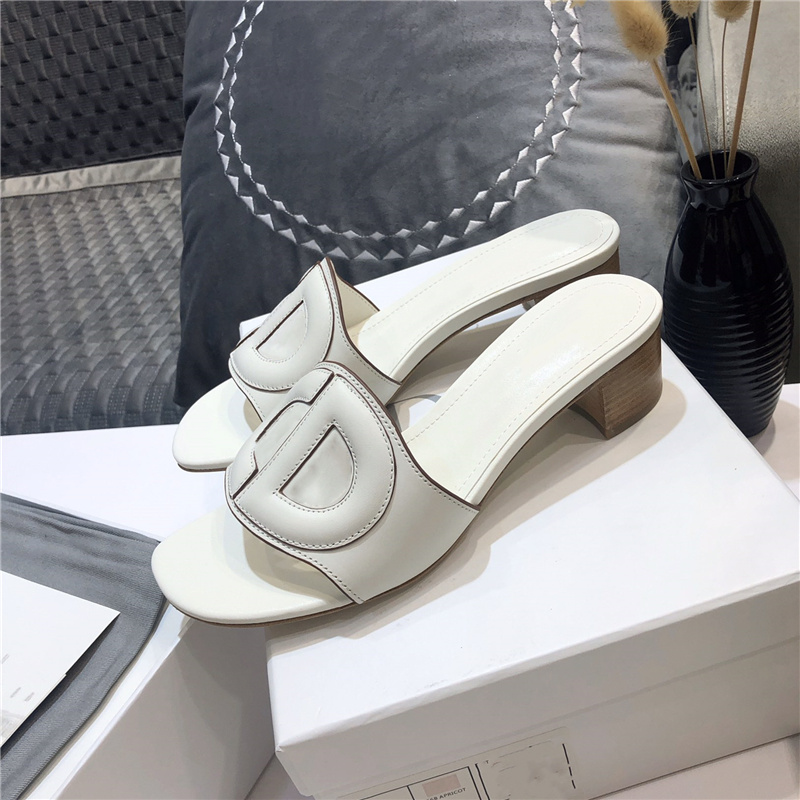 Designer Luxury Womens Slippers Slide Classic Flat Thick Heel Leather Rubber Sandals Outdoor Beach Shoes
Designer Luxury Womens Slippers Slide Classic Flat Thick Heel Leather Rubber Sandals Outdoor Beach Shoes