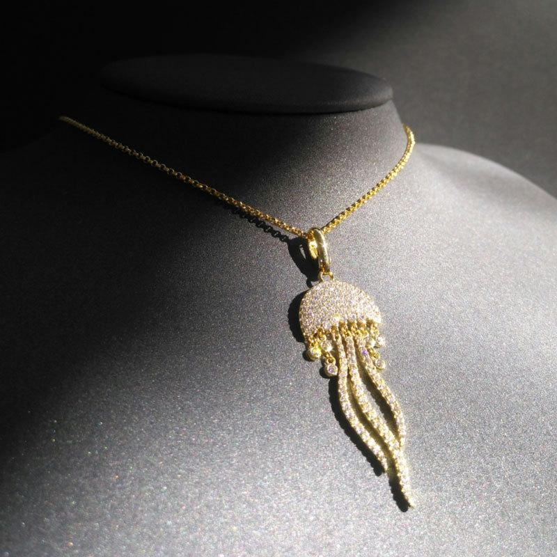 Pendant Necklaces Lucky Jellyfish Necklace Adjustable Luxury Sun Fish Design Clavicle Chain Woman Female Accessories Zk40
Pendant Necklaces Lucky Jellyfish Necklace Adjustable Luxury Sun Fish Design Clavicle Chain Woman Female Accessories Zk40