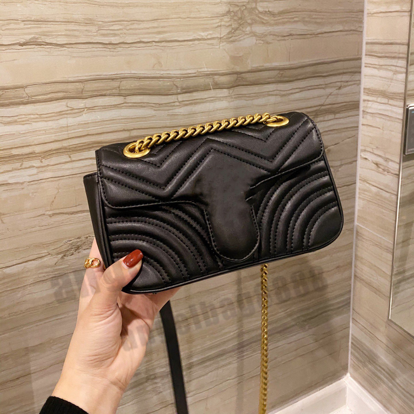 Luxury Designer Brand Fashion Shoulder mini Bags Handbags High Quality Women chains letter purse phone bag wallet temperament cross body totes vintage all match, No bags
Luxury Designer Brand Fashion Shoulder mini Bags Handbags High Quality Women chains letter purse phone bag wallet temperament cross body totes vintage all match, No bags