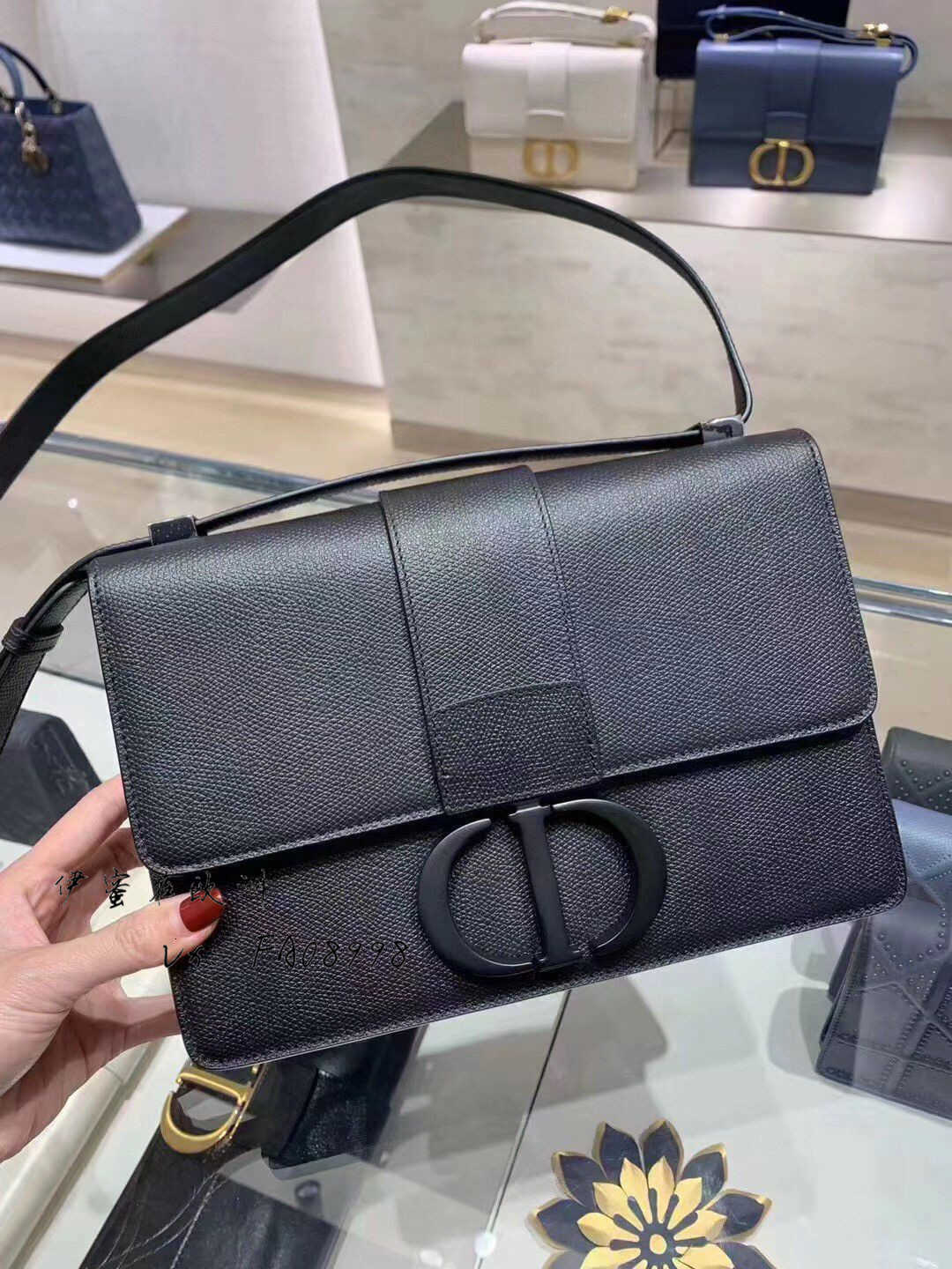 Factory Wholesale Luxurys Designers Handbag30 Montaigne Matte Black Montaigne Handbag Backpack Slung Bag Zlh 
Factory Wholesale Luxurys Designers Handbag30 Montaigne Matte Black Montaigne Handbag Backpack Slung Bag Zlh