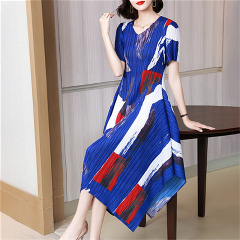2021 summer new fashion and comfortable loose plus size women dress high-end printing short-sleeved big swing dress, Black;gray
2021 summer new fashion and comfortable loose plus size women dress high-end printing short-sleeved big swing dress, Black;gray