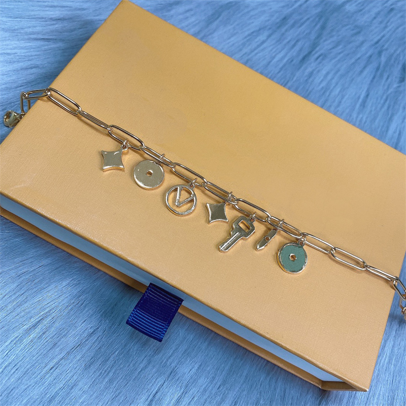 Designer Letter Key Women Necklaces Fashion Exquisite Elegant Chains Golden Outdoor Party Jewelry INS Unisex Necklace, Silver
Designer Letter Key Women Necklaces Fashion Exquisite Elegant Chains Golden Outdoor Party Jewelry INS Unisex Necklace, Silver