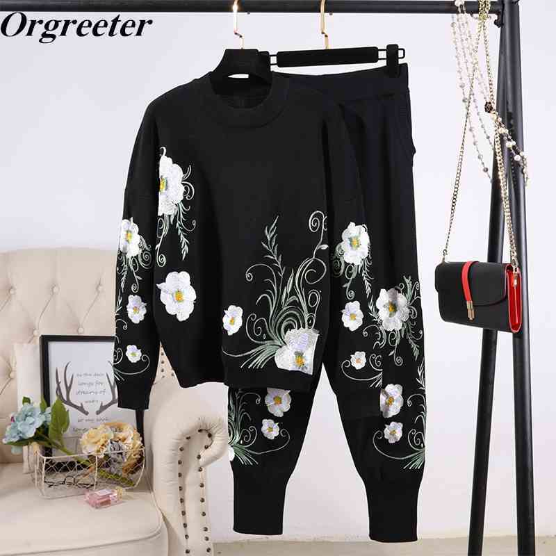 Luxury Quality Exquisite Flower Embroidery Sweater + Pants 2 piece set Female Winter Warm Pullover Knitted Tops Tracksuits Women 210525, Black
Luxury Quality Exquisite Flower Embroidery Sweater + Pants 2 piece set Female Winter Warm Pullover Knitted Tops Tracksuits Women 210525, Black