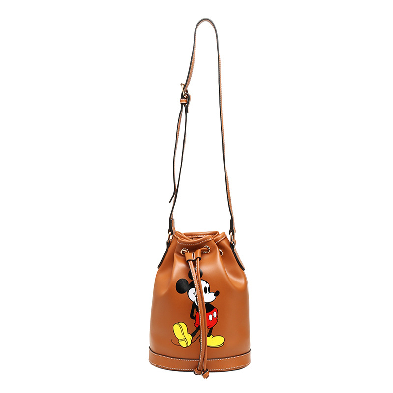 2021 new bag woman shoulder hhgood autumn and winter fashion underarm bag water bucket-bag Cartoon characters print size:21*27*14cm, Brown
2021 new bag woman shoulder hhgood autumn and winter fashion underarm bag water bucket-bag Cartoon characters print size:21*27*14cm, Brown