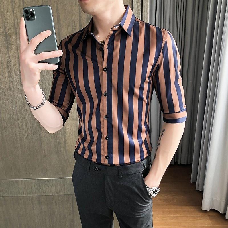Men's Casual Shirts Summer Striped Shirt Male Business Short Sleeve Single Breasted Tops 2022 British Style Slim Fit Lapel Mens, White;black
Men's Casual Shirts Summer Striped Shirt Male Business Short Sleeve Single Breasted Tops 2022 British Style Slim Fit Lapel Mens, White;black