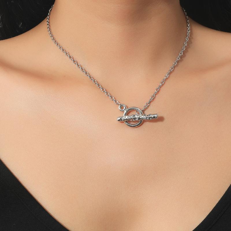 Pendant Necklaces Punk Fashion Wild Simple Chain OT Buckle Necklace Men And Women Irregular Geometric Short
Pendant Necklaces Punk Fashion Wild Simple Chain OT Buckle Necklace Men And Women Irregular Geometric Short