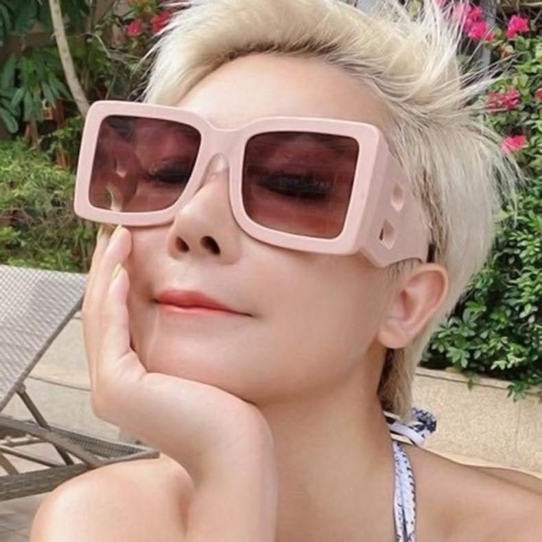 Sunglasses Fashion B-Shape Glasses Ladies Street Black Eyewear Classic Retro Square Women Brand Designer Oculos UV400
Sunglasses Fashion B-Shape Glasses Ladies Street Black Eyewear Classic Retro Square Women Brand Designer Oculos UV400