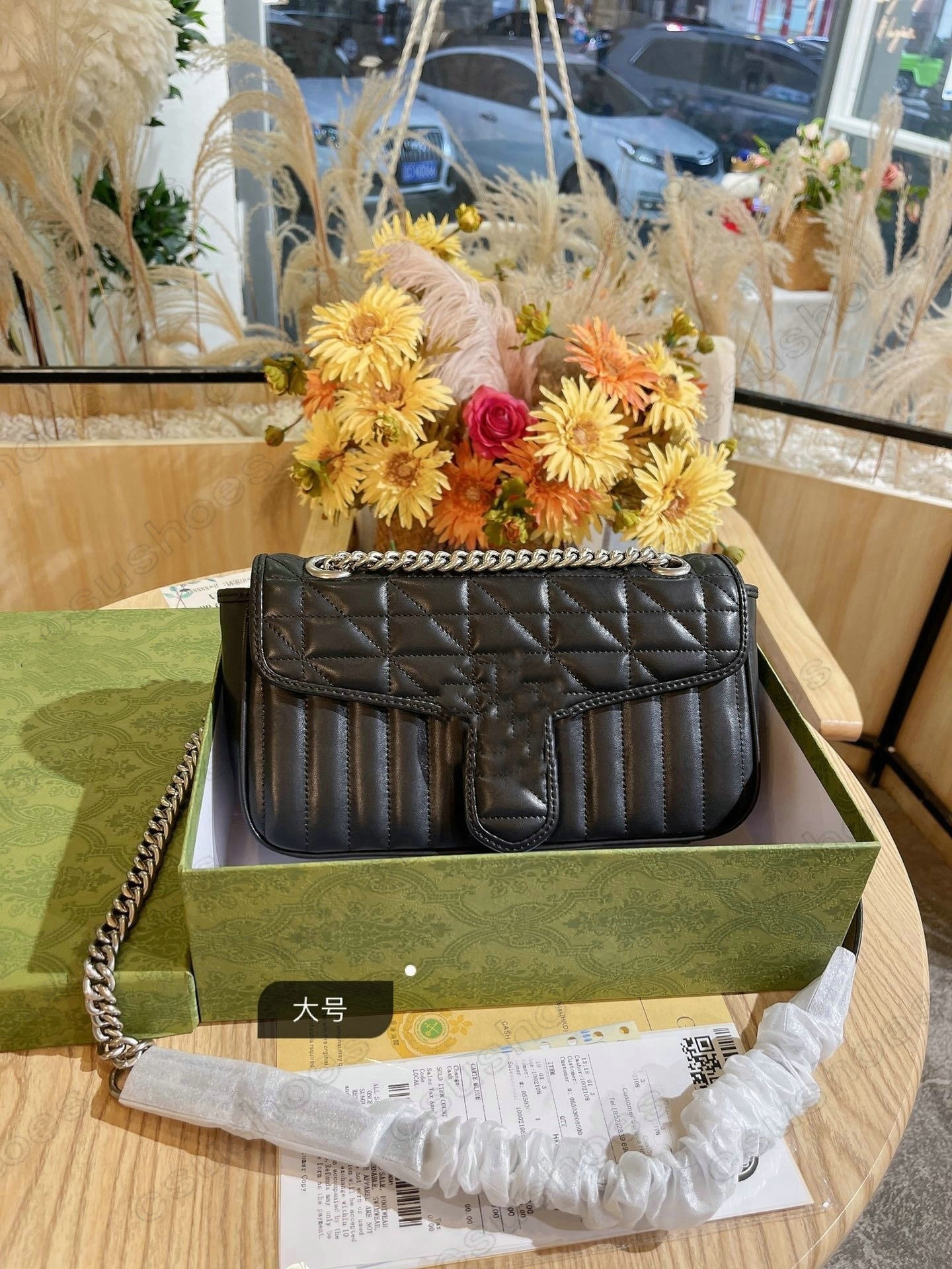 Marmont Bag 2021 Geometric Collection Leather Mini MM Chain Bags EditionTote Shoulder CrossBody Clutch Handbag Womens Luxurys Designers 476433 446744, No bag;for difference fees
Marmont Bag 2021 Geometric Collection Leather Mini MM Chain Bags EditionTote Shoulder CrossBody Clutch Handbag Womens Luxurys Designers 476433 446744, No bag;for difference fees